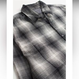 Calvin Klein Mens Buttons Up Long Sleeve Collared Shirt Black White Plai…